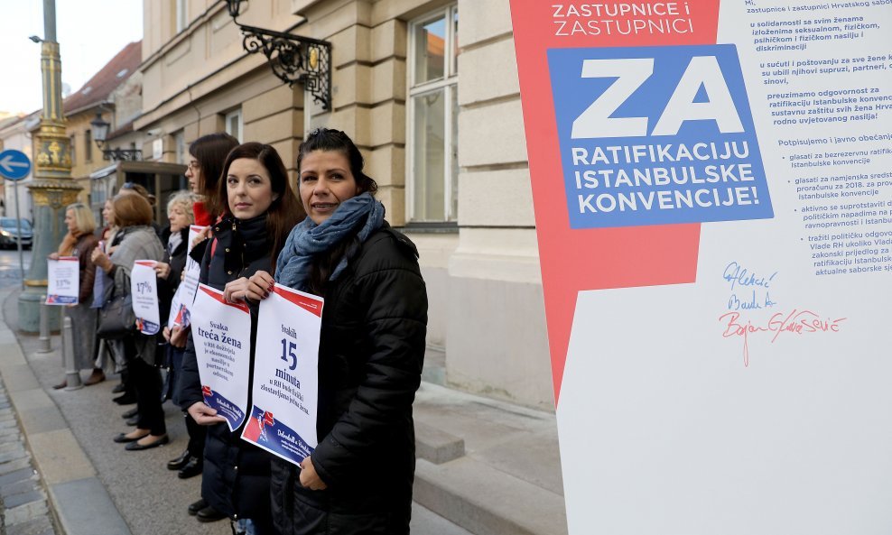 Prosvjed u znak potpore ratifikaciji Istanbulske konvencije na Markovu trgu