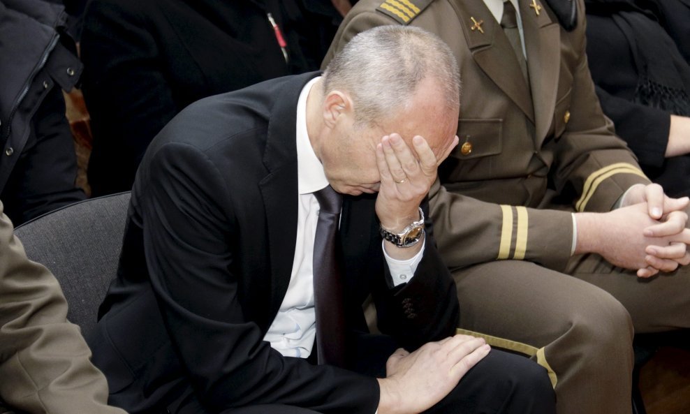 Vijest o Praljkovom samoubojstvu ministra je zatekla tijekom komemoracije u Vrgorcu