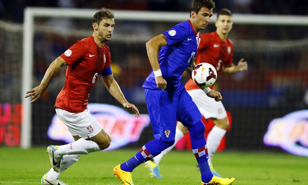 Mandžukić je vodio veliku borbu sa srpskim stoperima