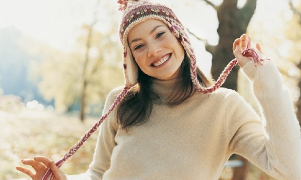 žena zima moda odjeća sreća