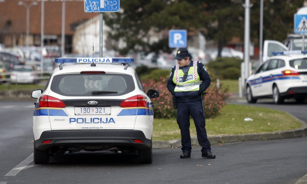 Dijete vozilo neregistrirani kombi u Osijeku