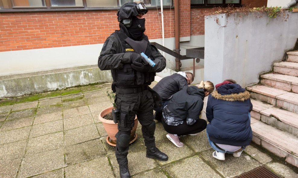 Zajednička vježba osječke Interventne i Specijalne jedinice policije