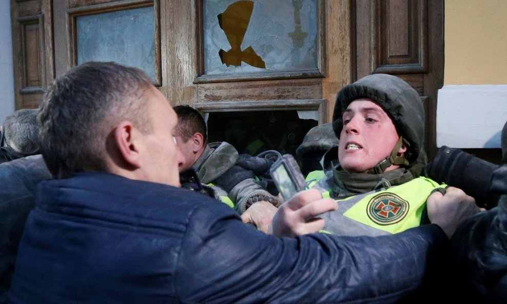 Saakašvilijevi pobornici u pokušaju zauzimanja dvorane u Kijevu
