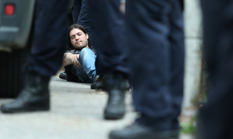 Ivan Vilibor Sinčić, uhićen nakon jedne od brojnih deložacija koje je pokušao spriječiti