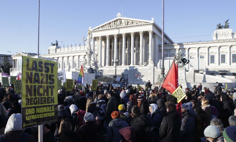 Prosvjedi protiv nove austrijske vlade