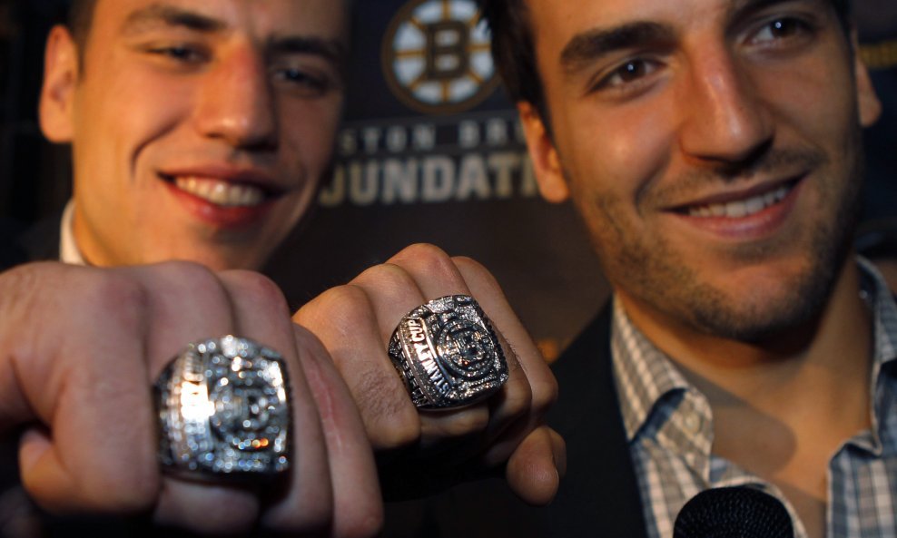 Boston Bruins Patrice Bergeron i Milan Lucic.