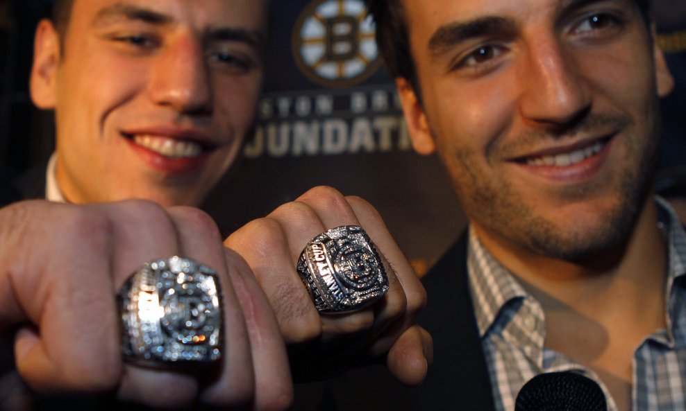 Boston Bruins Patrice Bergeron i Milan Lucic.