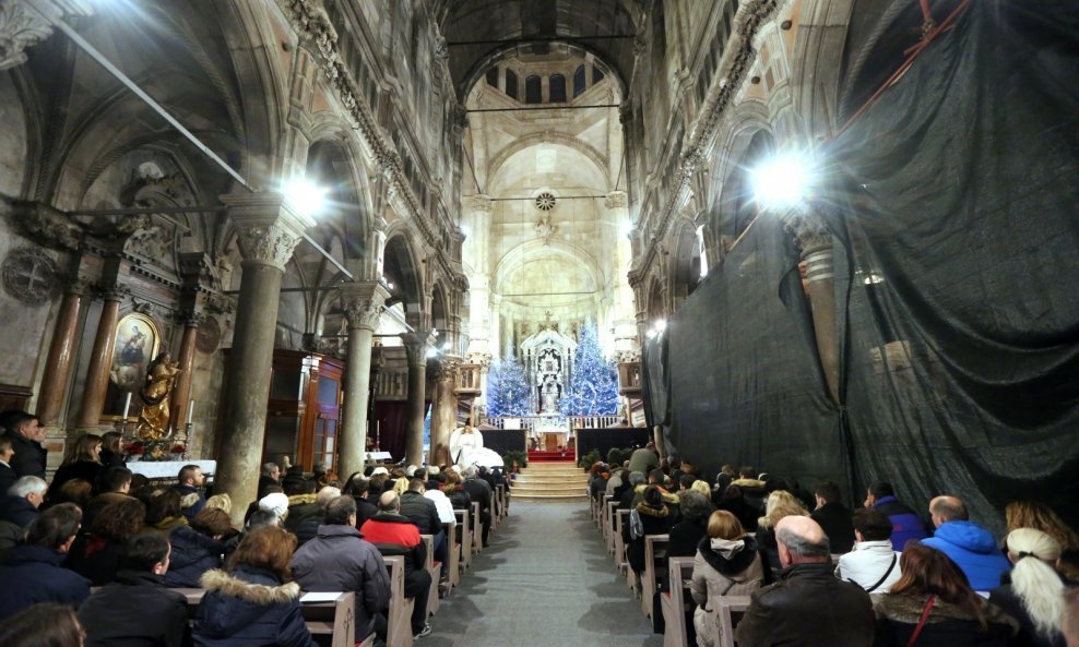 Misa polnoćka u katedrali Svetog Jakova u Šibeniku