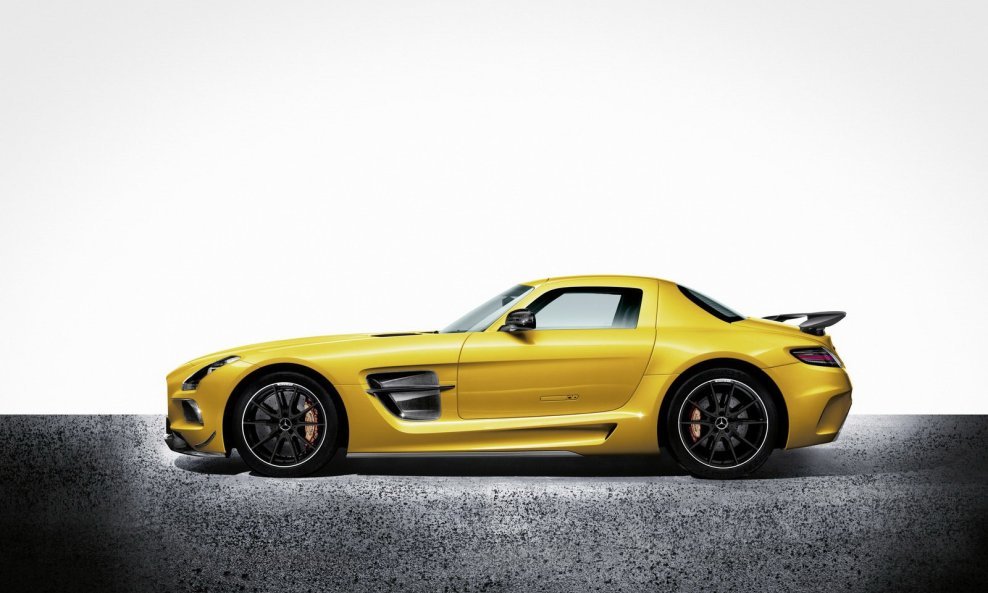 Mercedes-Benz-SLS-AMG-BS-22[6]