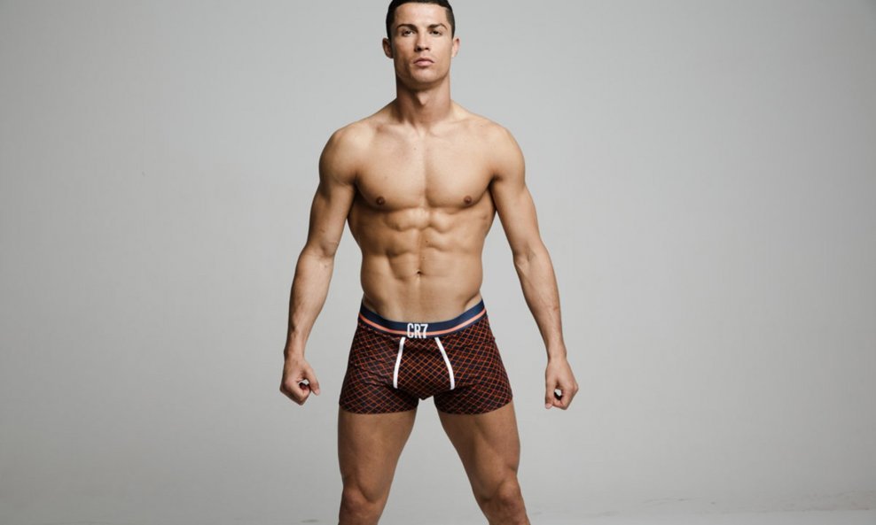 Cristiano Ronaldo  (4)