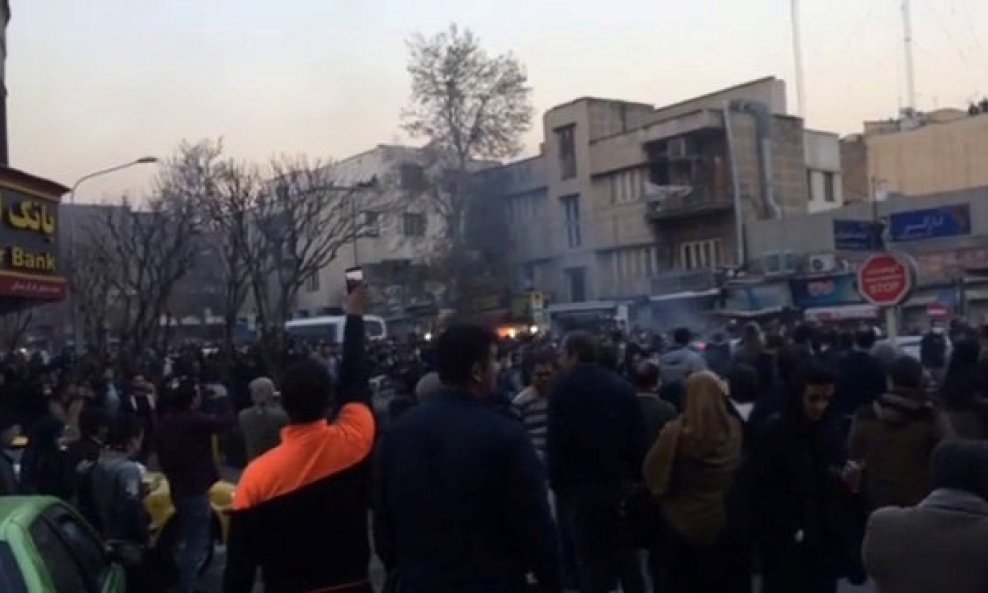 Antivladini prosvjedi u Iranu