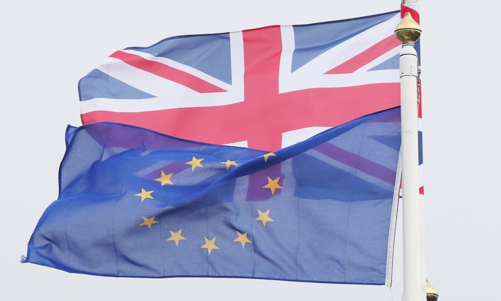 Zastave Europske unije i Velike Britanije