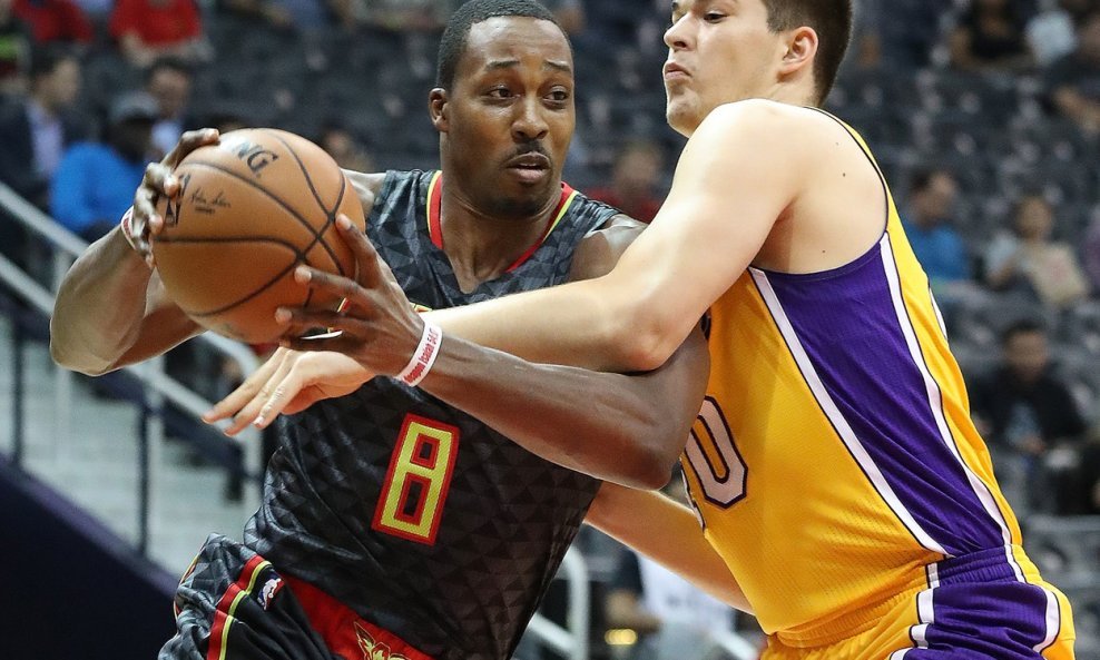 Dwight Howard i Ivica Zubac
