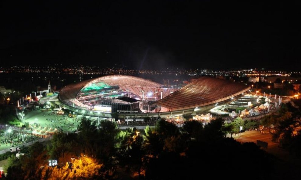 Stadion Poljud noću