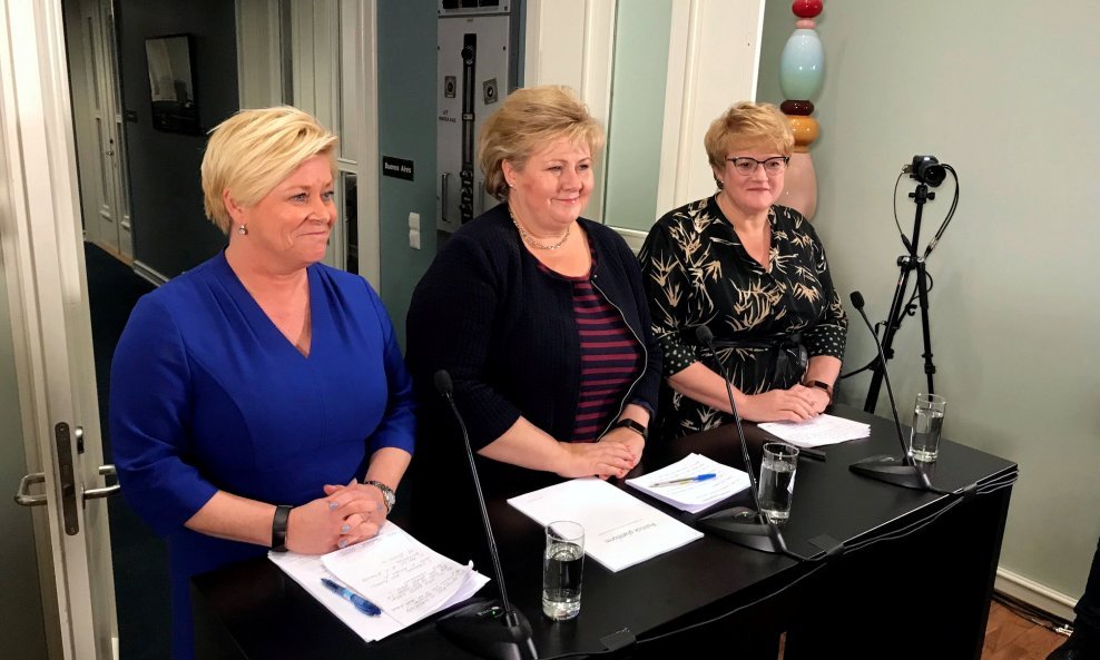Premijerka Erna Solberg (u sredini) nakon sastavljanja vlade