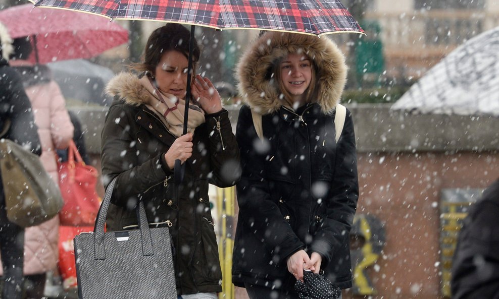 Snijeg je pao i u Zagrebu