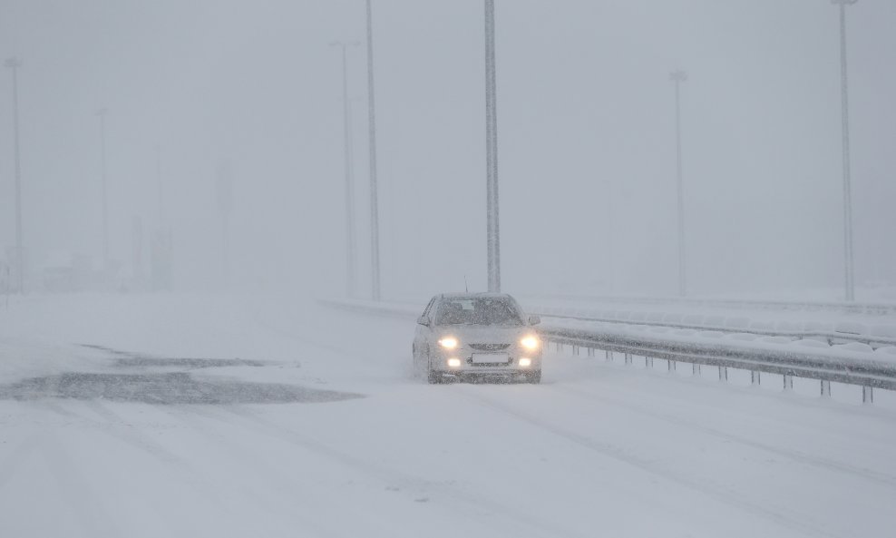 Zimski uvjeti na autocesti A1 između čvorova Sveti Rok i Karlovac