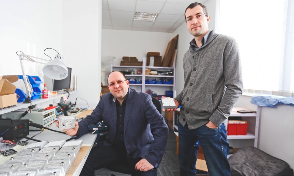 Tomislav Grubeša i Nikša Orlić 2007. godine osnovali su tvrtku Geolux
