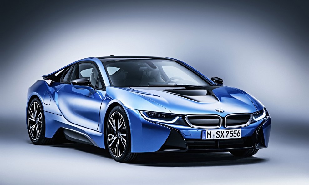 2015-BMW-i8-Studio-7-2560x1600