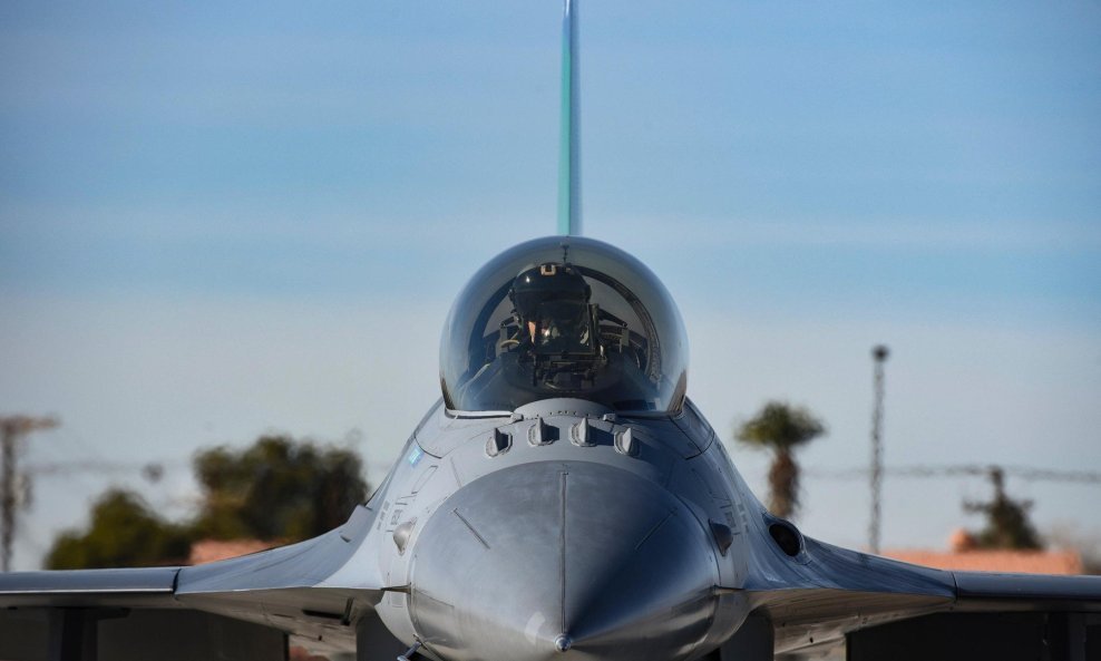 F-16