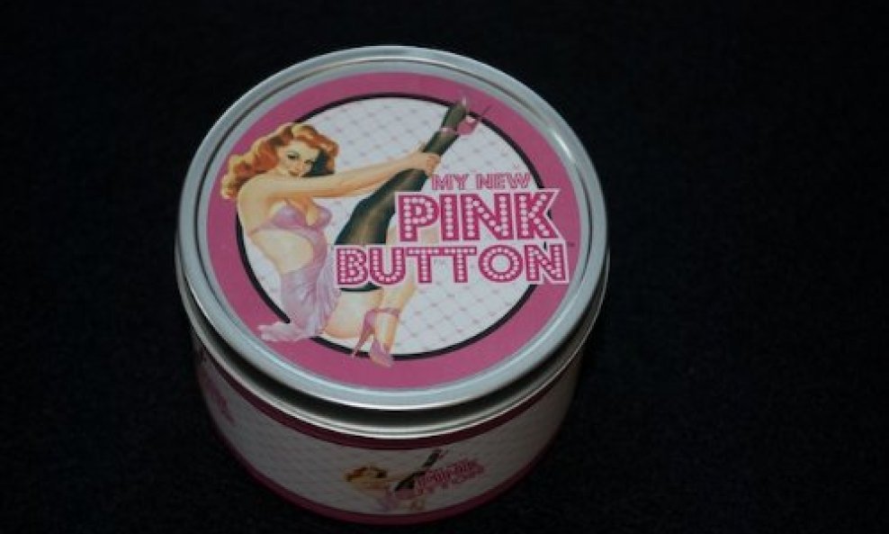 pink button