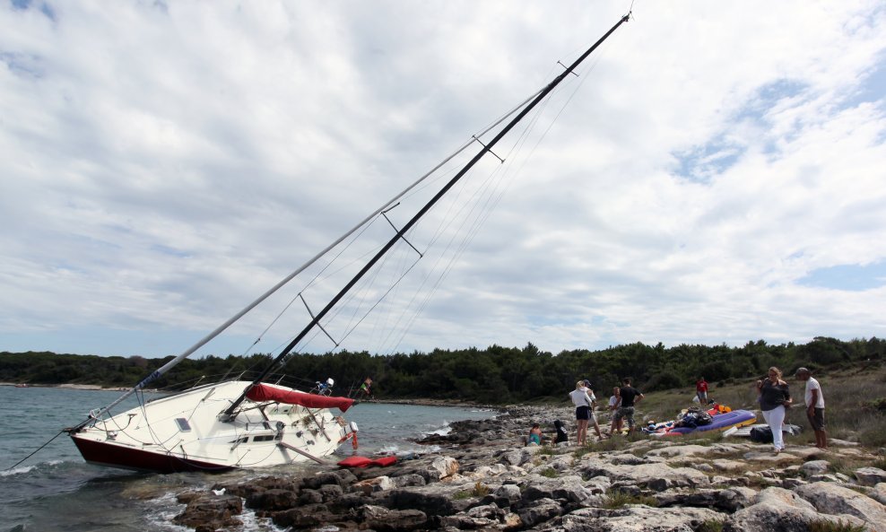 NASUKAVANJE JEDRILICA