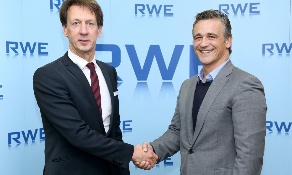 Karl Kraus, predsjednik Uprave RWE Hrvatske i Dario Lisičar, predstavnik bivsih vlasnika Montcogima