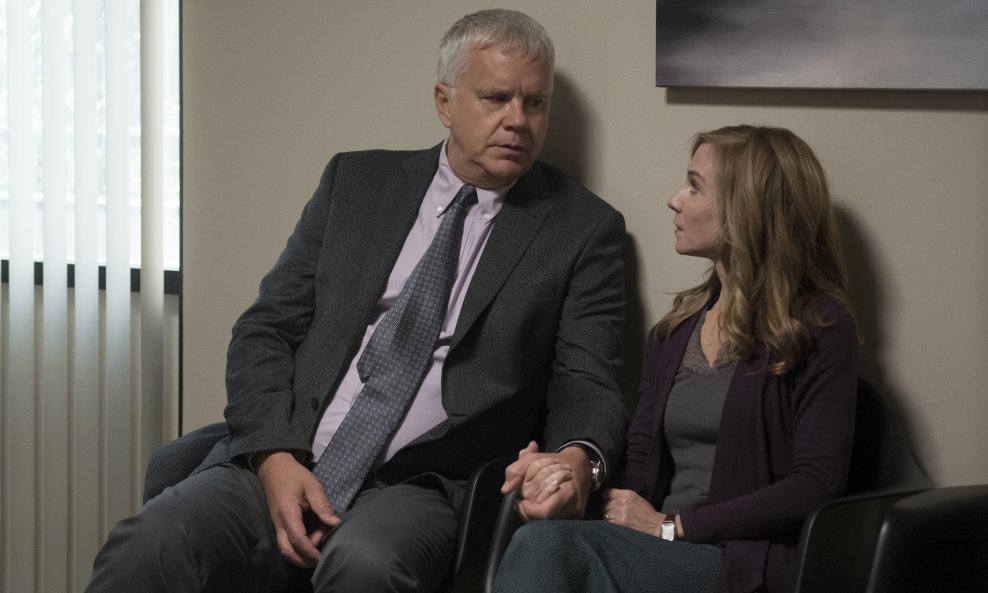 Holly Hunter i Tim Robbins u seriji 'Ovdje i sada'