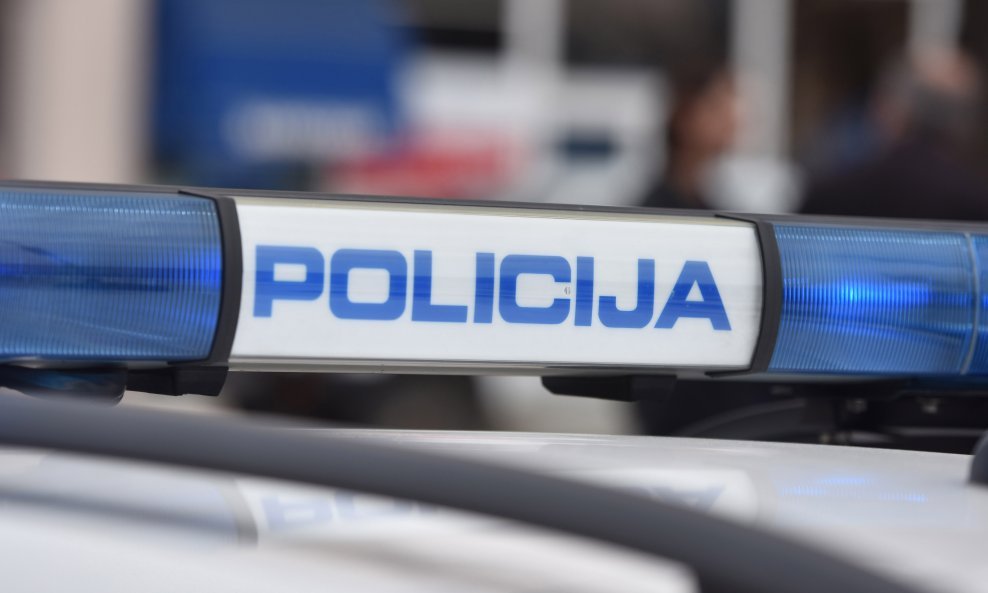 Policija