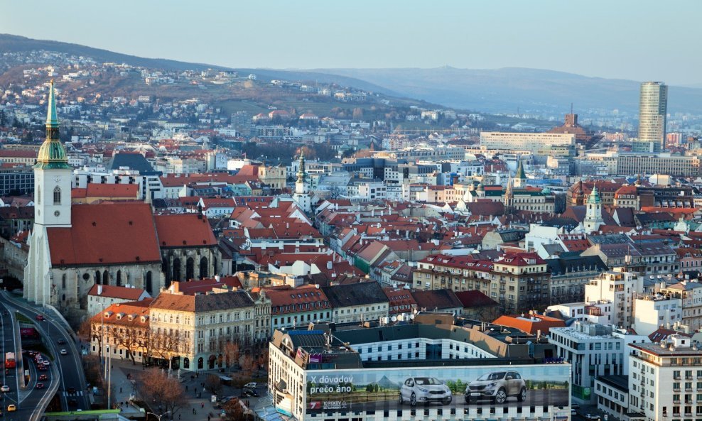 Više tisuća Slovaka prosvjeduje protiv korupcije