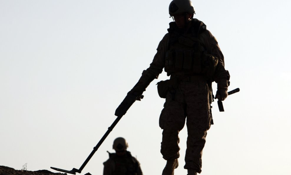 marinci provjeravaju ima li mina afganistan