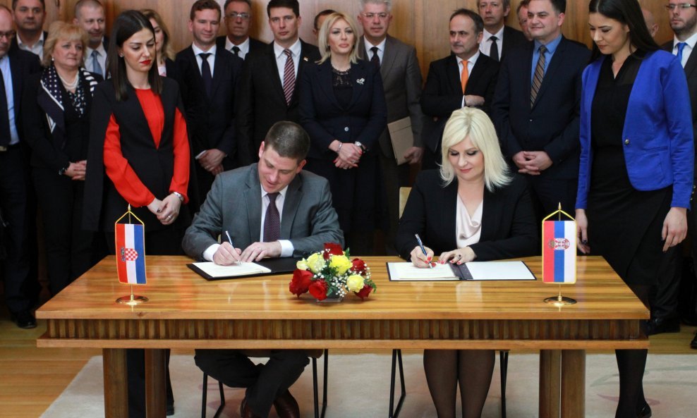 Potpisivanje Memoranduma između ministra Butkovića i srbijanske kolegice Mihajlović