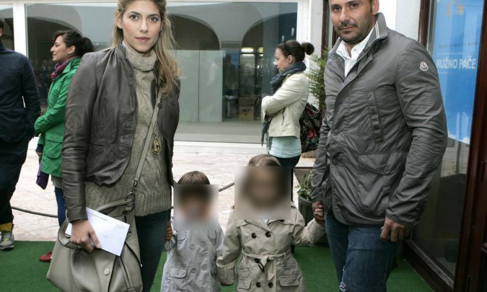 Jelena-Perčin-sa-suprugom-i-djecom