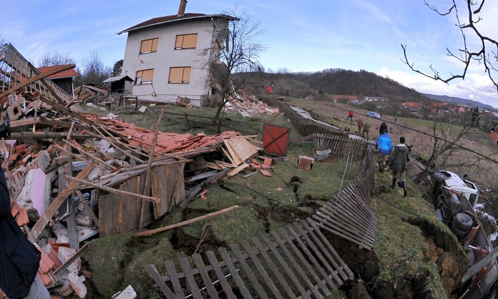 Klizište u Hrvatskoj Kostajnici