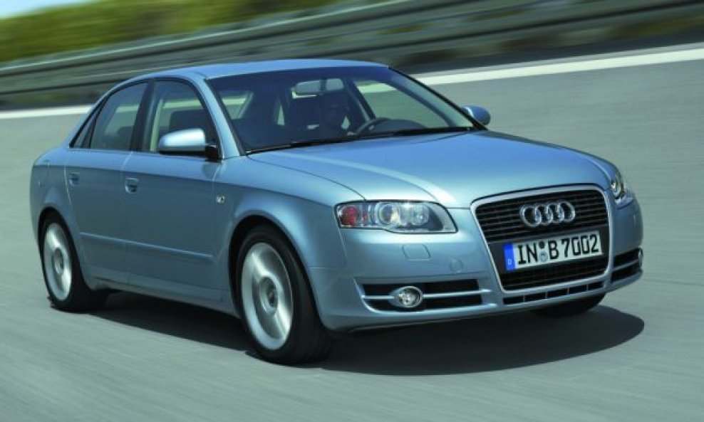 2004_audi_a4_01_m