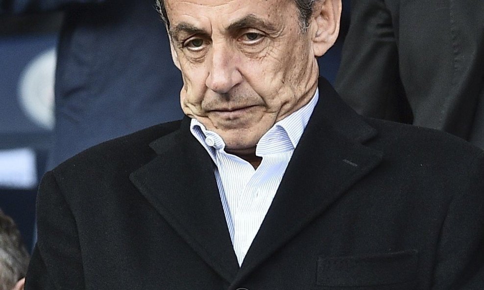 Sarkozy se žali na zabranu komuniciranja s bivšim suradnicima