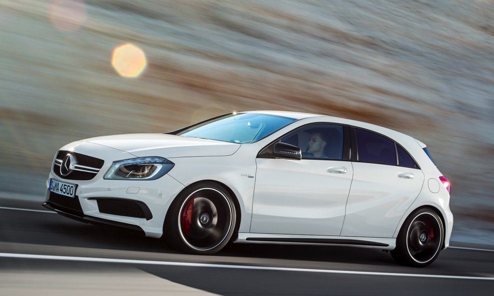 2014-Mercedes-A45-AMG-2[2]