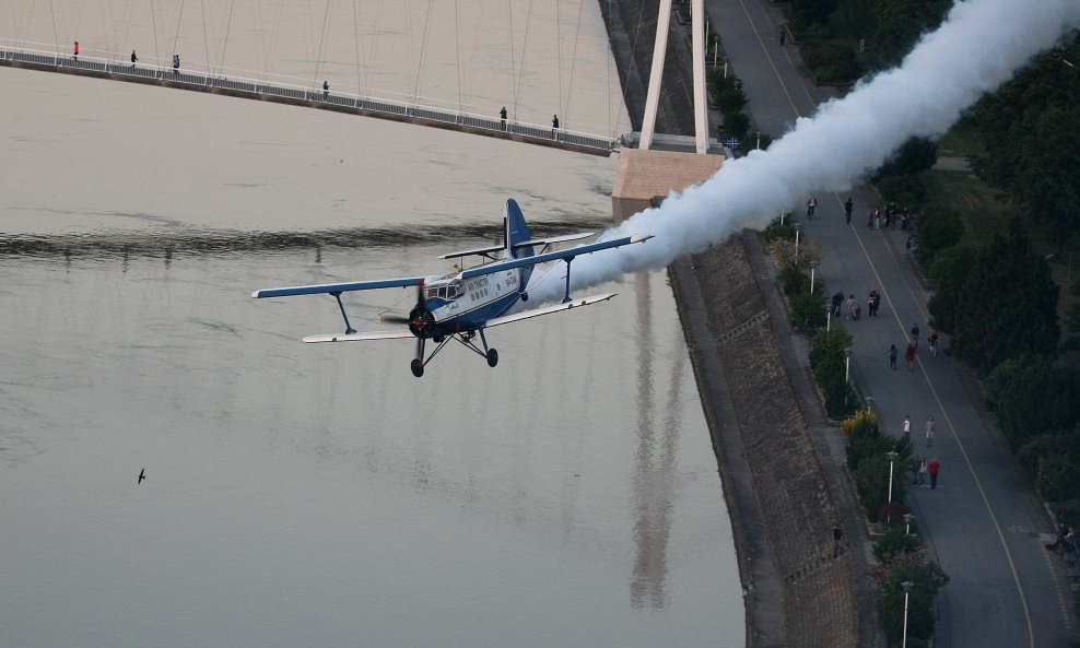 Aviozaprašivanje komaraca iznad Osijeka