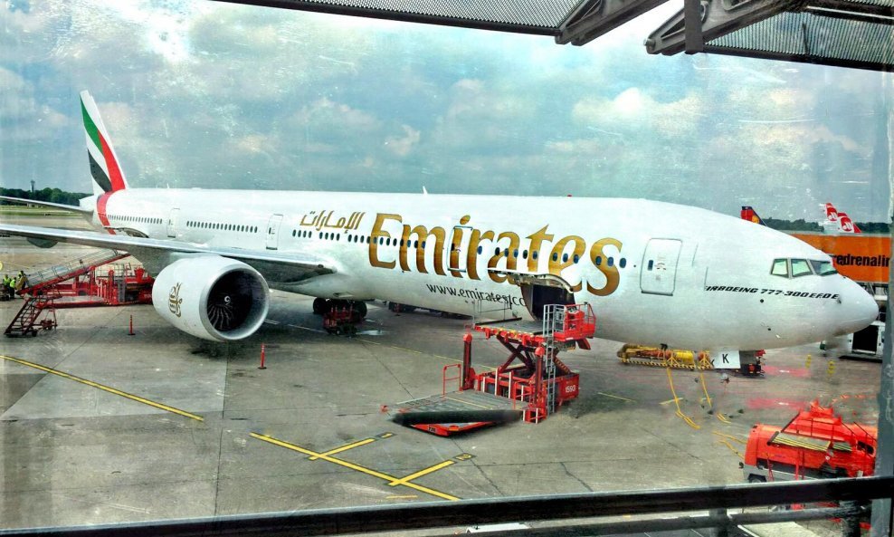 Zrakoplov tvrtke Emirates (Ilustracija)