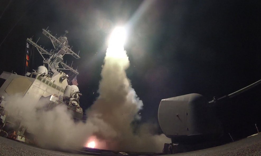 SAD je najavio intervenciju, a pretpostavlja se da bi mogao udariti krstarećim projektilima Tomahawk