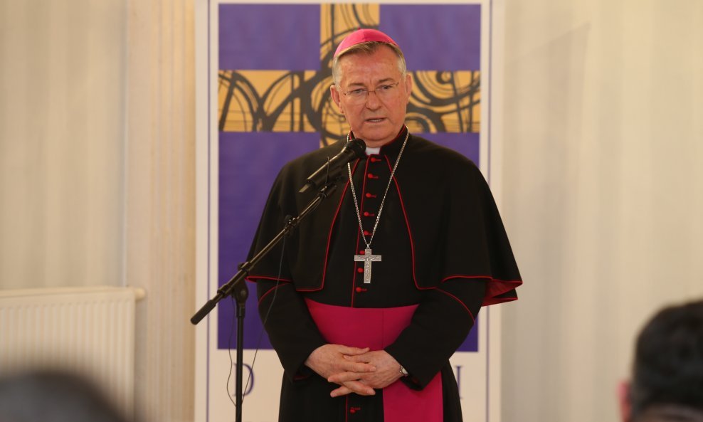 Nadbiskup Barišić 'Vatrenima': Vaš uspjeh je na ponos svakom Hrvatu