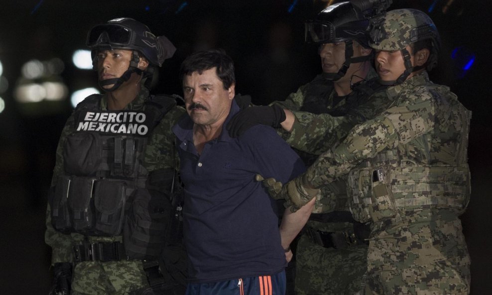 Joaquín Archivaldo Guzmán Loera, poznat kao  El Chapo zloglasni meksički kriminalac i vođa Sinaloa kartela, koji je  naređivao otimanja, mučenja, ispitivanja i likvidaciju svojih protivnika