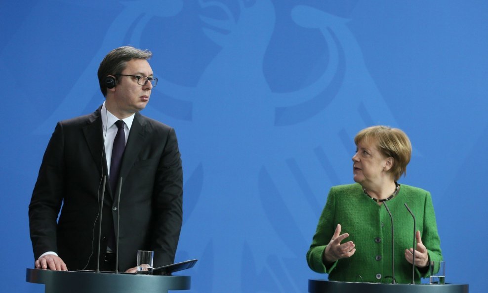 Vučić s kancelarkom Merkel