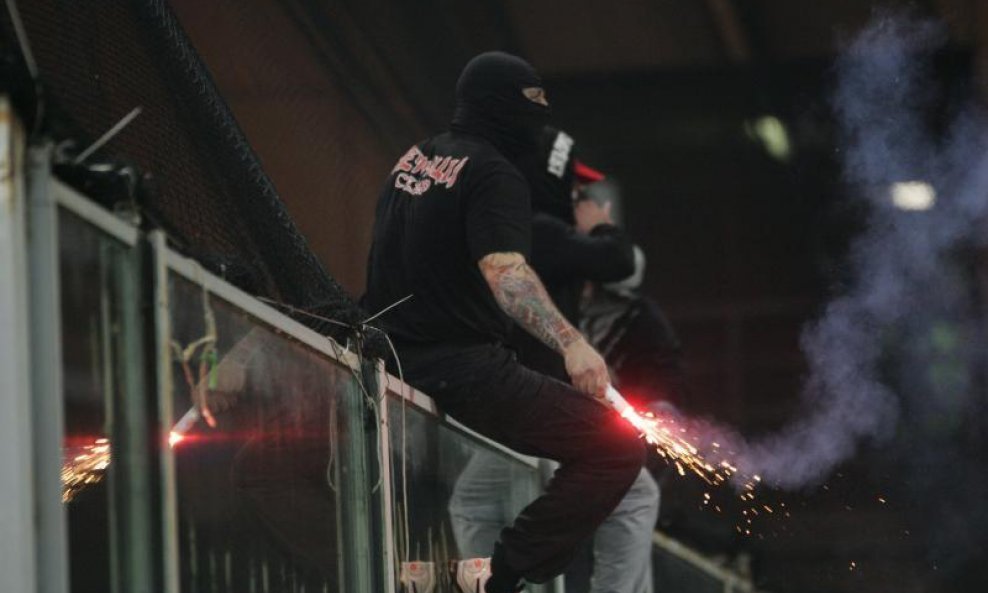 Srpsko divljanje u Genovi