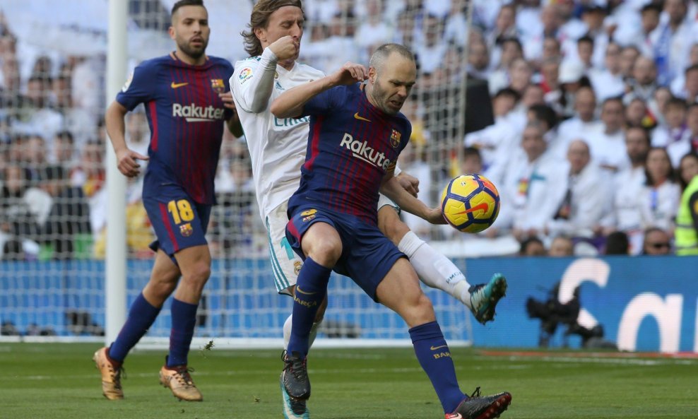 Luka Modrić i Andres Iniesta