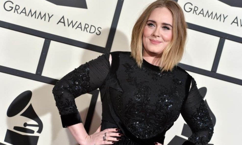 Adele (2)
