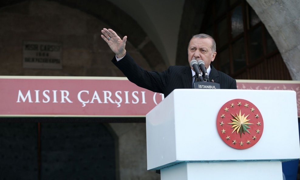 Erdogan: SAD više ne može biti posrednik