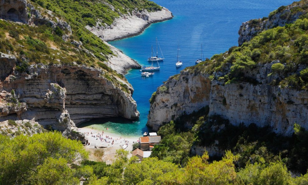 Plaža Stiniva na Visu