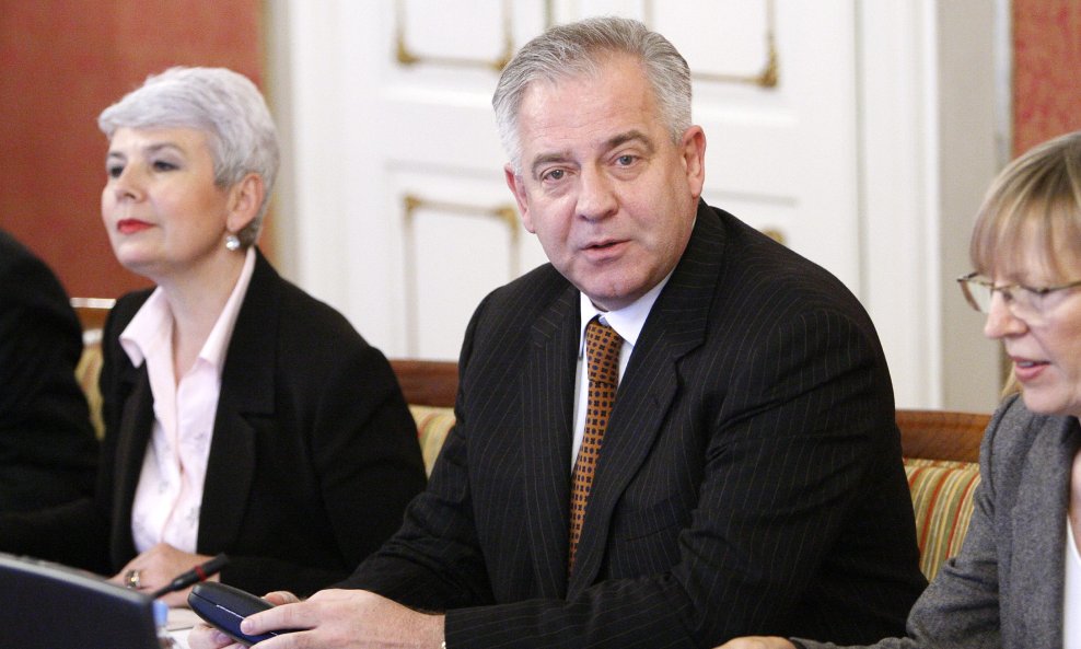 Sanader na sjednici Vlade