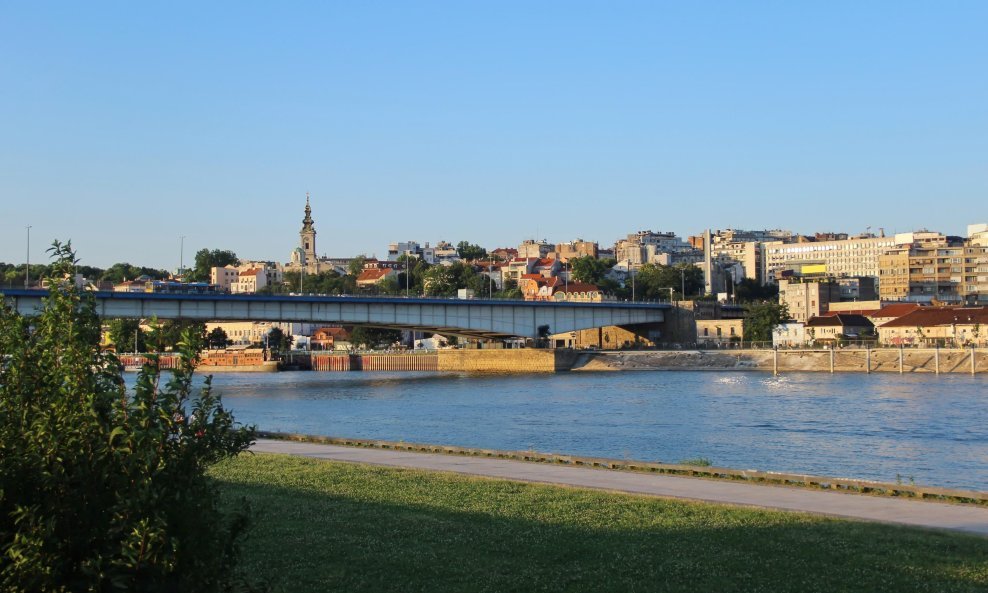 Srbija dodatno ulaže u poticajne mjere populacijske politike